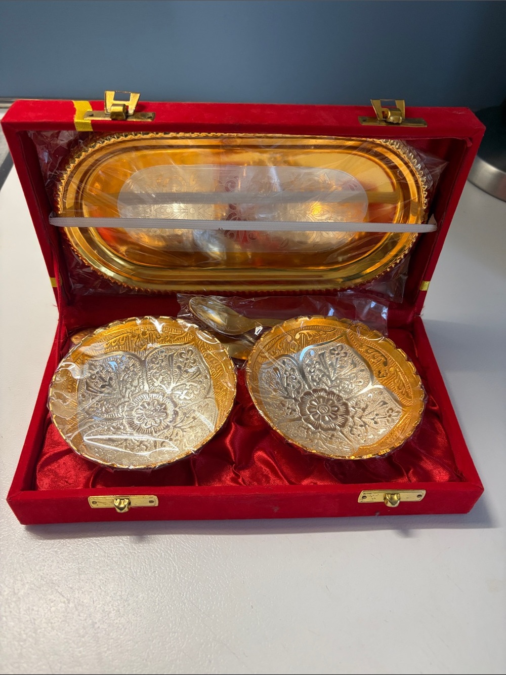 Gold-Tone Decorative Bowl Set with Floral Embossing - Elegant Home Accent
